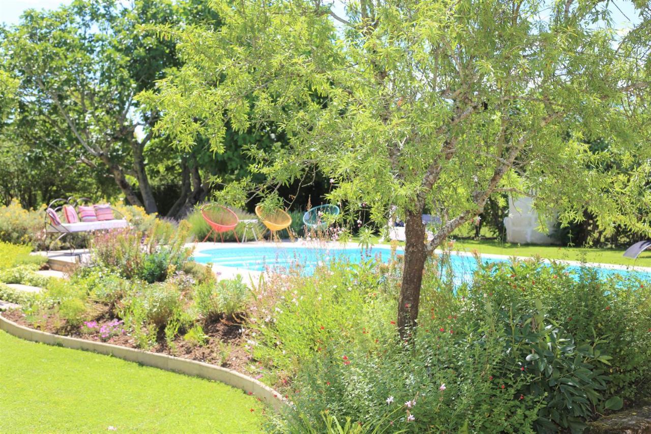 Au Do'Mayne des Bouilles Lussac  Extérieur photo