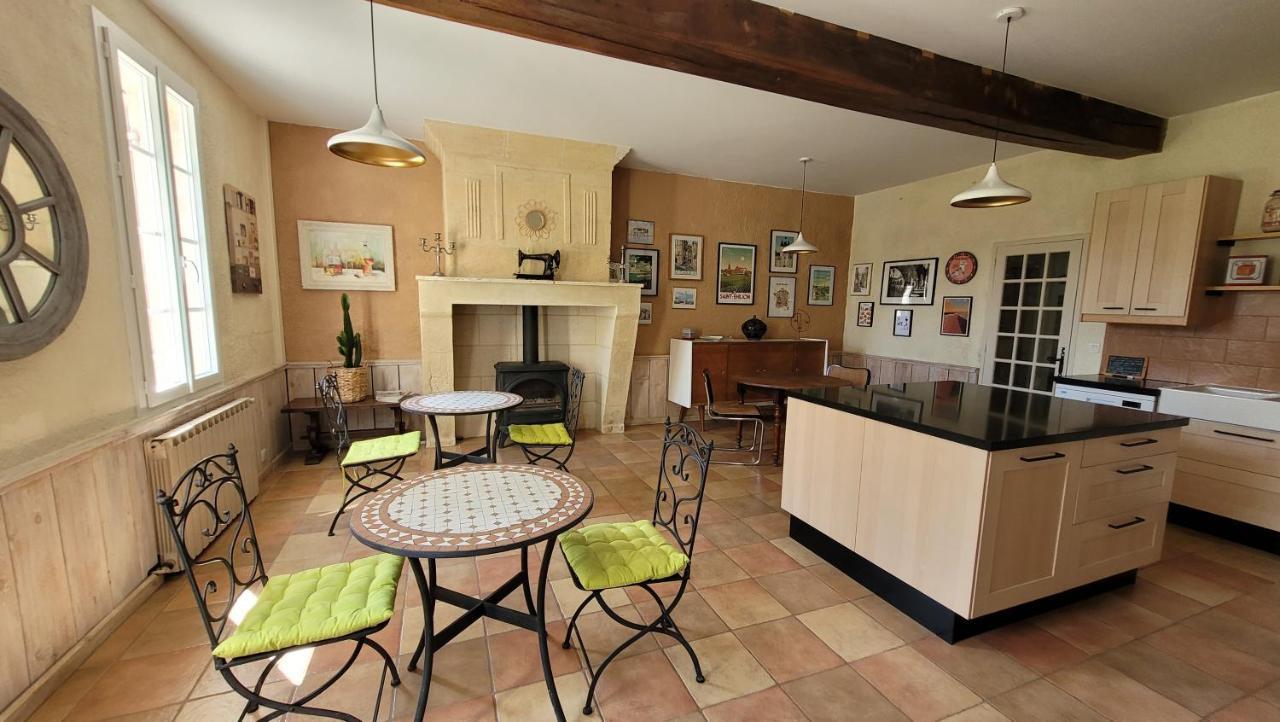 Au Do'Mayne des Bouilles Lussac  Extérieur photo